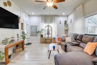 Boho Home w/ Deck & Yard in Republic, Pets Welcome - 8