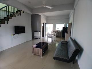 Bayu Senja Homestay - 1