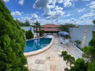 Casa ampla com piscina - 0