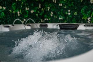 Sun Set House With Hot Tub - 2