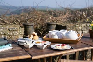 Salvin Lodge a unique barn conversion in Devon - 9