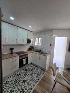 Comfort Stay-Private Apartment Near Barcelona, Airport - 6