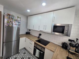 Comfort Stay-Private Apartment Near Barcelona, Airport - 1