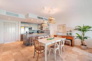 Apartment with pool and ocean view at Punta Palmera Ba5 - 1