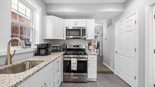 3br Newly Renovated Beach House Sleeps 10 - 5