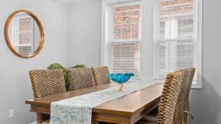 3br Newly Renovated Beach House Sleeps 10 - 2