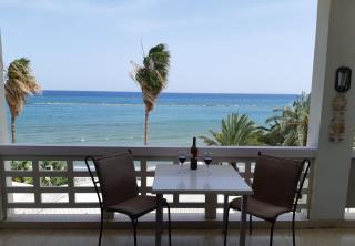 Beachfront Bliss 3BR Apt with Panoramic Sea View - 5