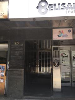 Sobre Av Corrientes zona Teatros y Paseo la Plaza - Buenos Aires - 8