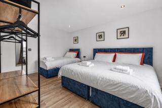 MODERN & STYLISH Bedford Apartment, SLEEPS 5, 2 FREE PARKING, QUIET LOCATION, 2 BED 2 BATH, 4 Separate Beds & Near M1 - 6