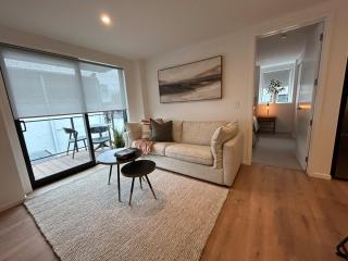 Luxury Central City 1-Bed Apartment Near Stadium - 0