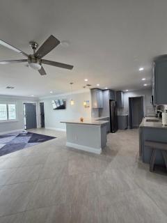 Gorgeous 3 BR, 3 bathrooms home on Snell Island, boating areas - 9