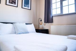 The Great Haxby 2 Bed Central Parking - Cardiff - 6
