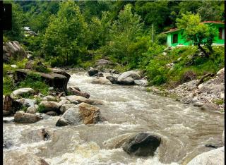 RIVER EDGE Home stay - 0