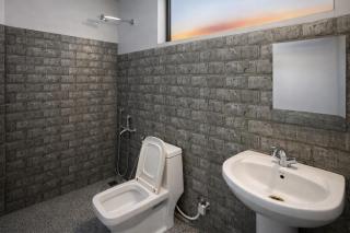 The Evergreen Hotel - 7