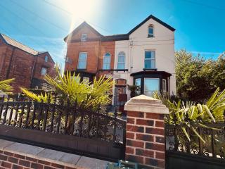 Hendham House - Near Etihad Stadium, CoOp Live Arena, AO Arena, Piccadilly Train Station & Manchester City Centre - 0