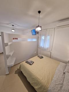 Diana's Cozy 30 Studio - 4