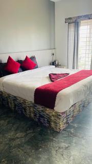 Pentoz Villas & Boutique Stay Near Botanical Garden Ooty - 8