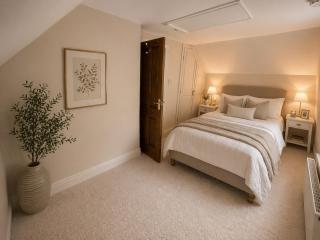 The Old Coach House - 8