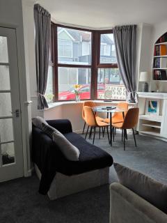 Beautiful 3 bed family home with hot tub, near the beach - 7