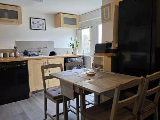 Beautiful 3 bed family home with hot tub, near the beach - 4