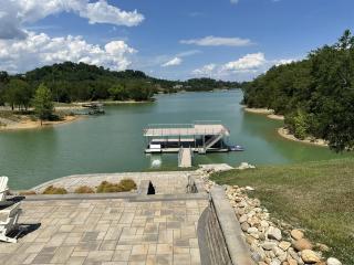 Peaceful Cabin on Lake Outdoor kitchen 3 Patios Firepit 2 Story Dock - 8