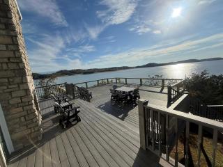 The Overlook on Douglas Lake Waterfront Luxury - 7
