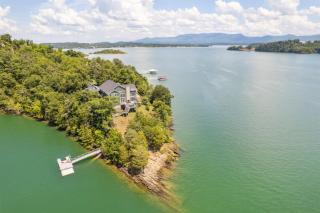 The Overlook on Douglas Lake Waterfront Luxury - 0