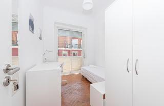 HOUZE Spacious Apartment in Lapa near Riverside - 9
