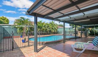 Spacious home with pool in Kippa-Ring - 9
