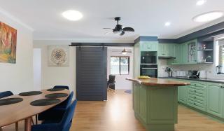 Spacious home with pool in Kippa-Ring - 8