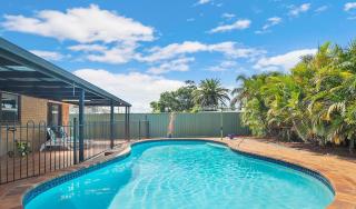 Spacious home with pool in Kippa-Ring - 7