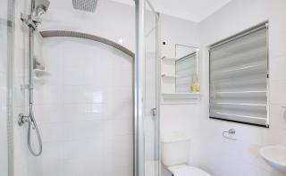 Spacious home with pool in Kippa-Ring - 4