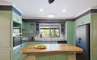 Spacious home with pool in Kippa-Ring - 2