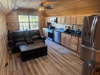 Small Cabin Over Garage with lake access and small dock - 3