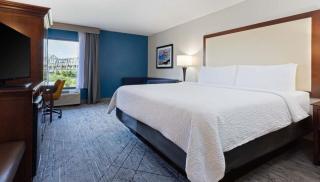 Holiday Inn Express & Suites Cincinnati Riverfront by IHG - 6