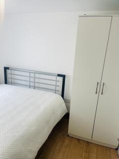 FREE PARKING - near Heathrow SHARED ACCOMODATION LARGE BUNGALOW, DOUBLE BEDROOM, TW7 6NZ - 8