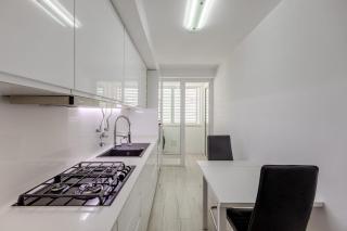 Spacious 3-bedroom condo near Lisbon Airport - 2