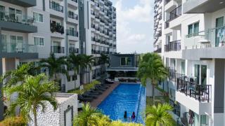 Poolside 2BR Condo Near Mae Phim Beach - 2