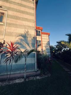 Rover's Inn Entebbe - 1