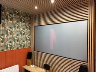 Séjour Château Moderne avec Cinéma - 8