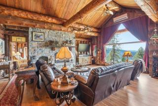 Cozy Lakeview Cabin - 1
