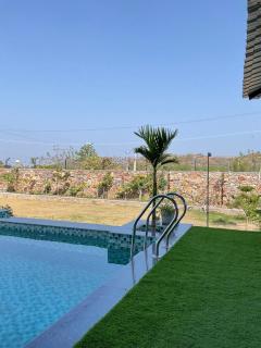 Arch Manor-Aravali View Luxury Villa by Aarvaya - 9