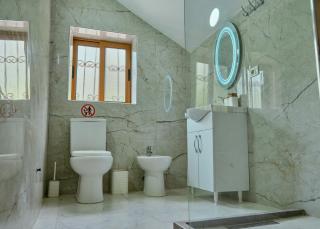 Mountain Vista Guesthouse Shkafi - 6