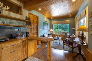 The Wisteria Cottage - 1