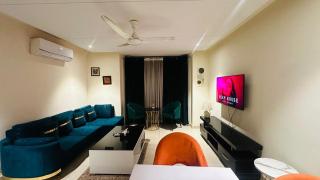 Central City Stay - 8