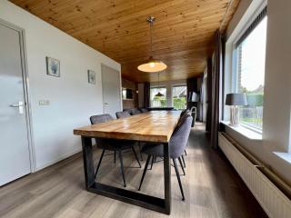 OV790 - Comfortabel 10-persoons vakantiehuis aan het water met eigen aanlegsteiger nabij Giethoorn - 7