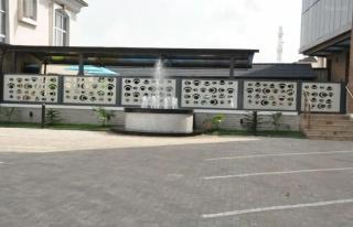 Springhill Hotel Suites-Executive - 9