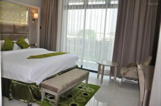 Springhill Hotel Suites-Executive - 4