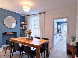 Basement Workspace Game Room Spacious Bedrooms Close Warwick Station - 7