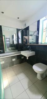 Spacious Sunny House with Roof Terrace - London E5 - 5